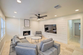 Modern House with Fireplace, Walk to Fishing!